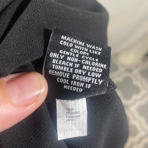 Black Tank Top with scallop Trim Size XS - Picture 7 of 7